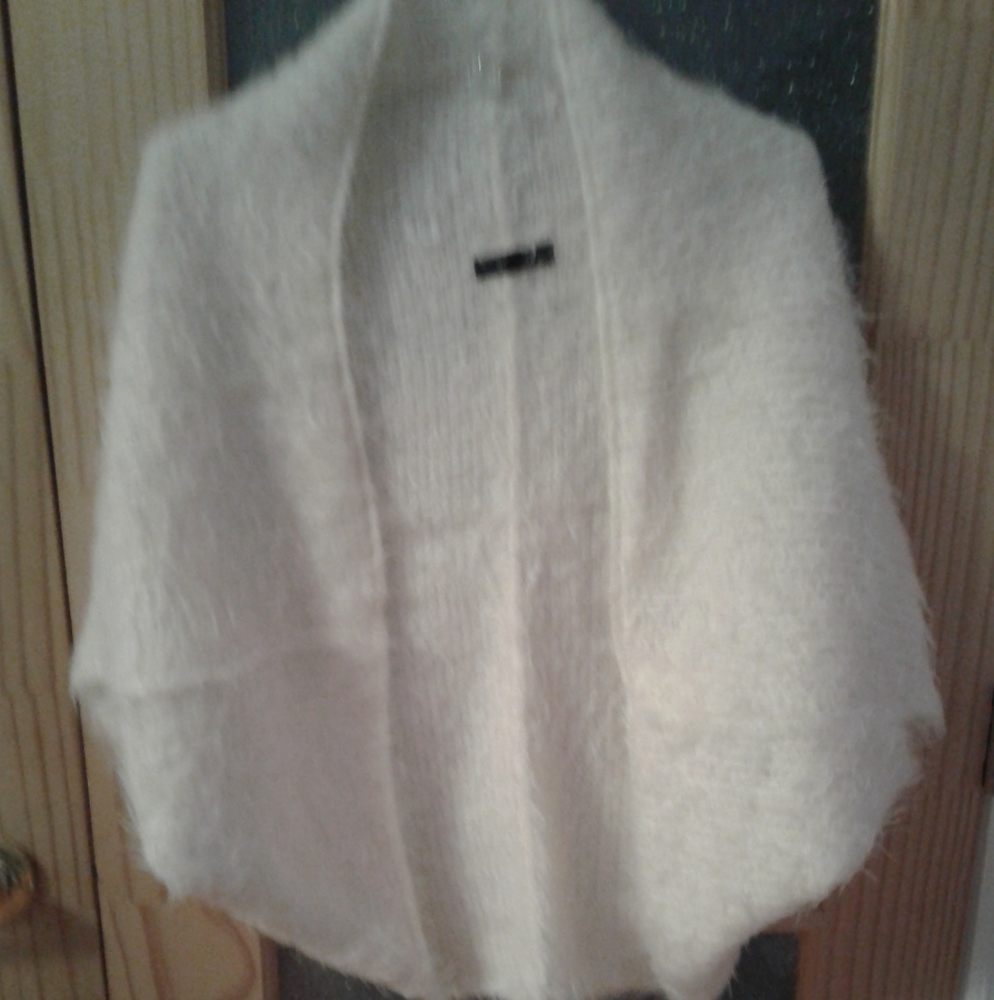 FUZZY RW&CO THROW OVER
